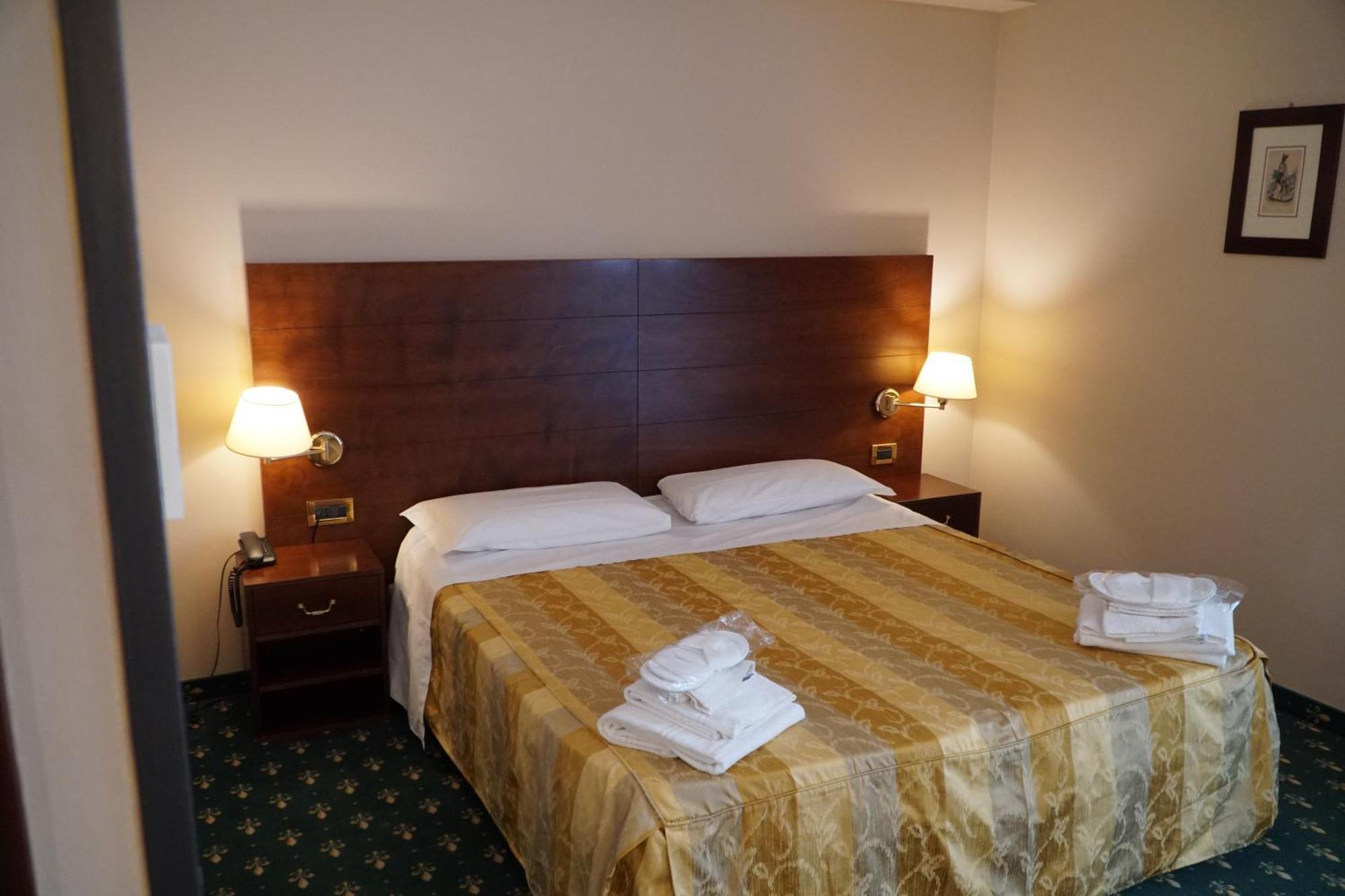 Hotel President 蒙特卡蒂尼泰尔梅 外观 照片