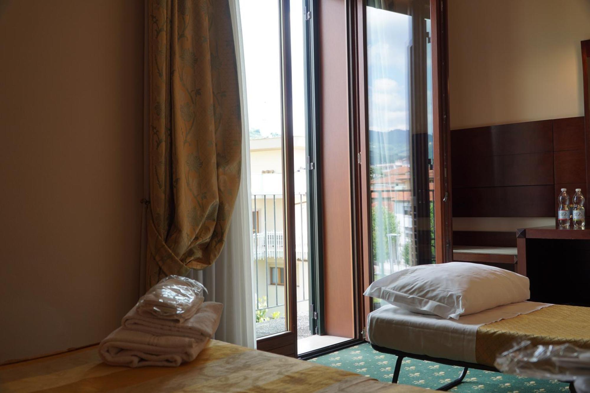 Hotel President 蒙特卡蒂尼泰尔梅 外观 照片