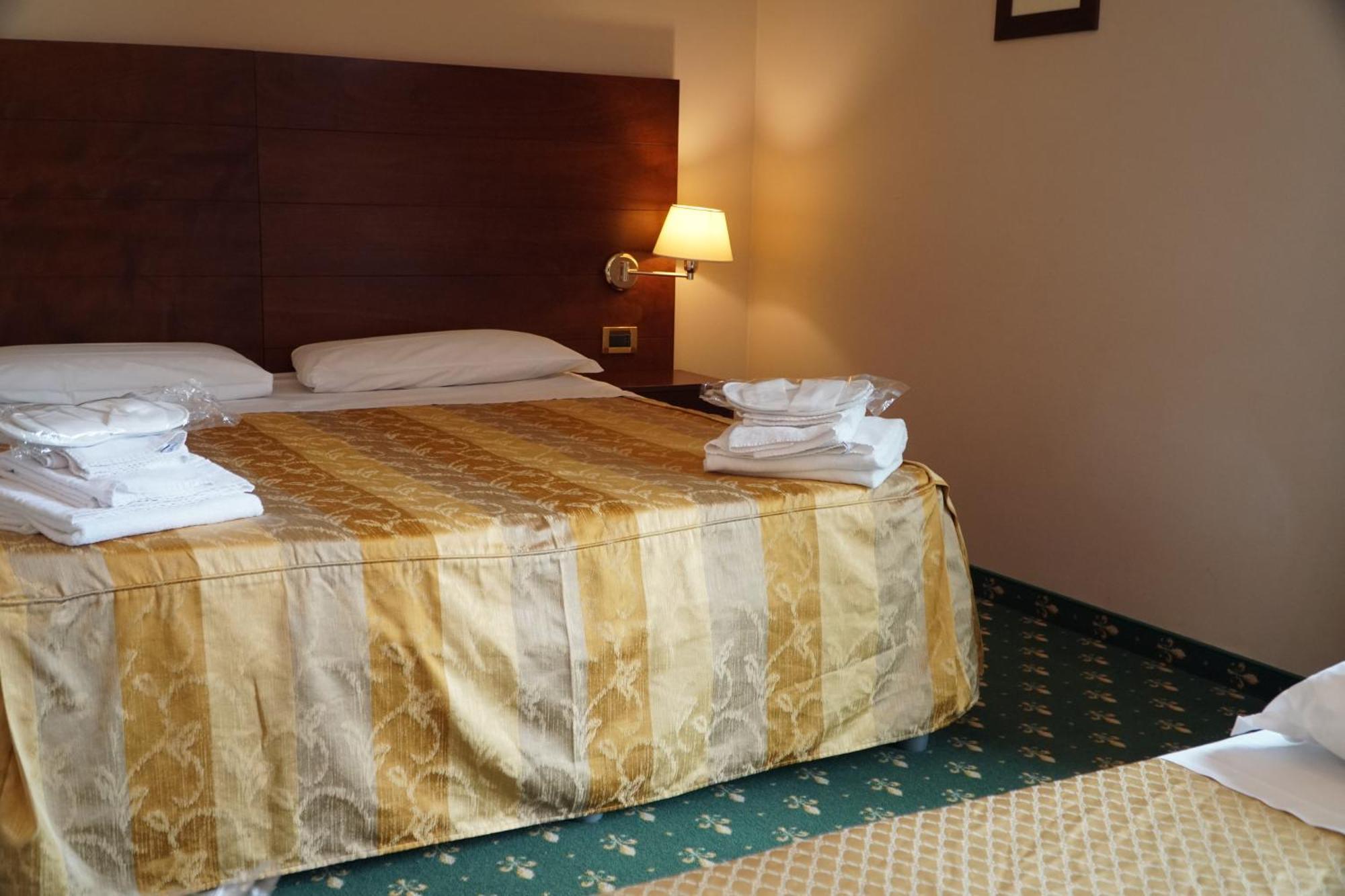 Hotel President 蒙特卡蒂尼泰尔梅 外观 照片
